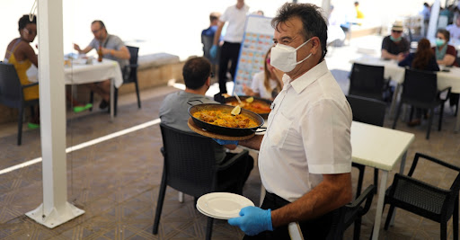 Foto: upsocl Semáforos para acceder a restaurantes se usarán en cines y gimnasios