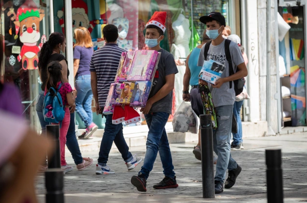 Fotos: EFE El aguinaldo de Navidad, un espejismo para los trabajadores en Venezuela