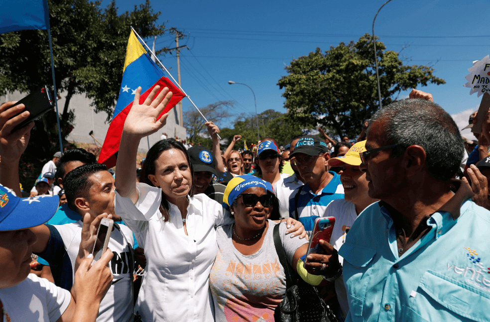 La dictadura de Maduro inhabilitó a María Corina Machado, líder