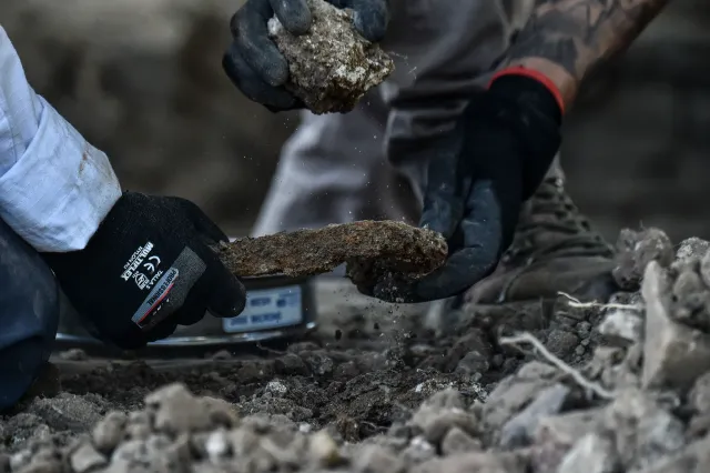 Forenses excavaron hornos crematorios de paramilitares a un paso de Venezuela