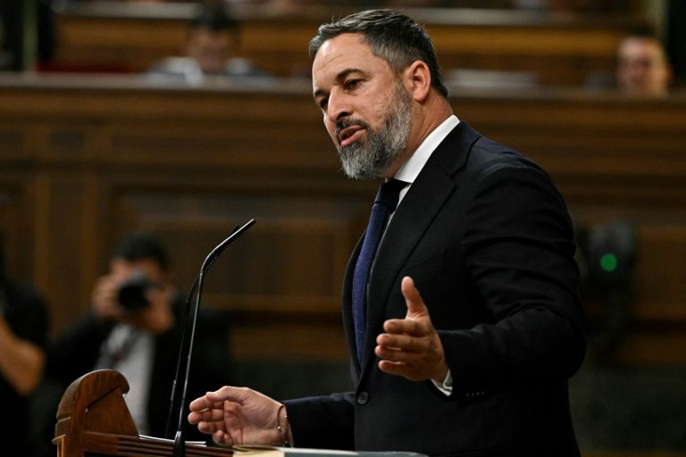 El presidente de Vox compara a Pedro Sánchez con Hitler y dice que debería estar en el banquillo de los acusados