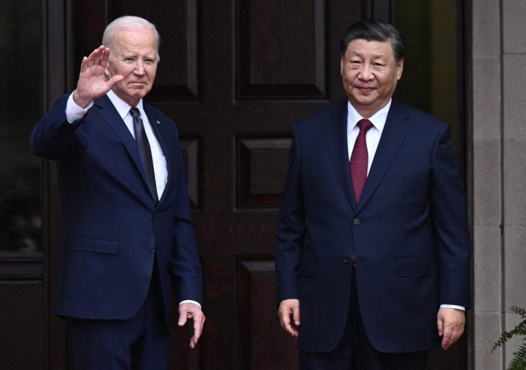Biden y Xi acuerdan restablecer las comunicaciones entre sus Fuerzas Armadas