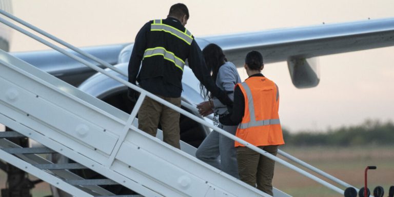 EEUU deportó a un nuevo grupo de migrantes venezolanos hacia Venezuela