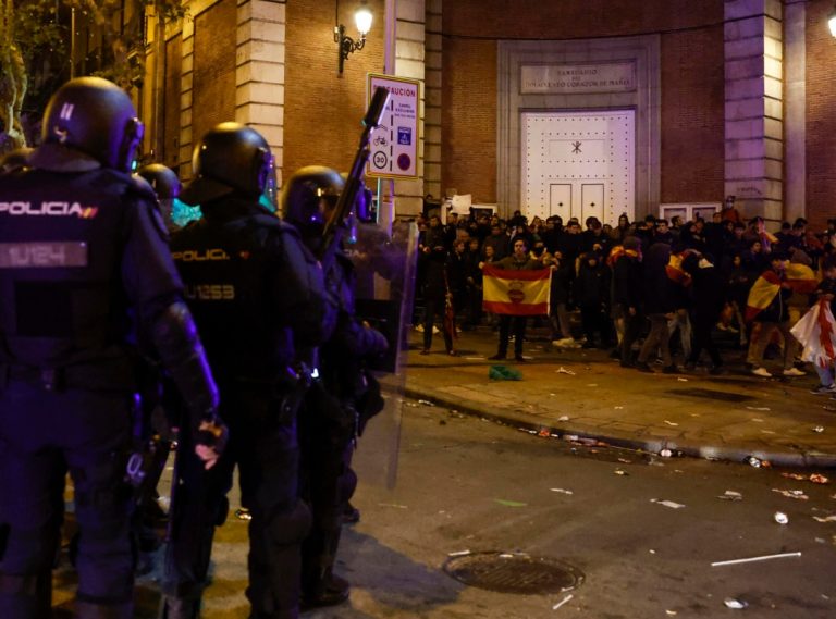 Noveno día de protestas en España contra la amnistía acabó con nueve detenidos en Madrid