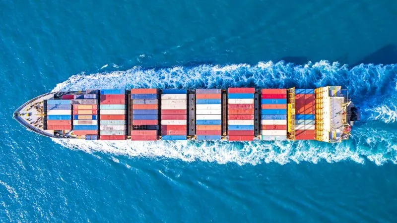 El complejo y costoso desvío que deben tomar los grandes cargueros para evitar los ataques en el mar Rojo