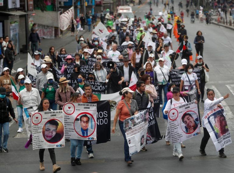 Familiares de desaparecidos exigieron al presidente de México cifras reales de este delito