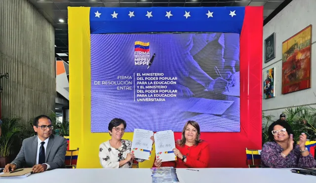 Ministerio de Educación reconocerá sexto año técnico como el primero de universidad