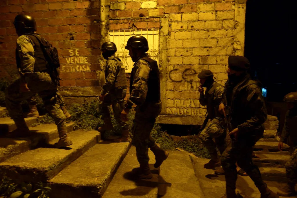 Ecuador gana batalla contra crimen organizado y amplía toque de queda