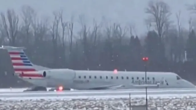VIDEO: avión se salió de la pista en aeropuerto de New York tras intensa nevada