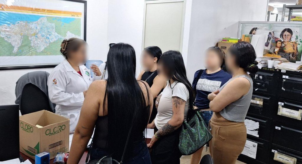 Rescatan a 25 mujeres, entre ellas venezolanas víctimas de tráfico sexual en México