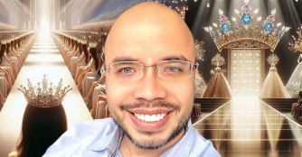 Denuncian al venezolano José Gregorio Sánchez Pulido, director del Miss Earth Spain e hijo de la preparadora de misses Katty Pulido, por supuestamente estafar a varias candidatas