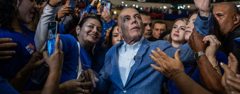 Manuel Rosales: “Si María Corina puede presentarse, yo le entrego mi candidatura”