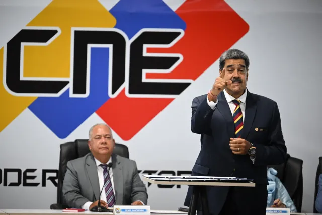 Elvis Amoroso volvió a negar posibilidad de invitar a observadores de la UE a Venezuela