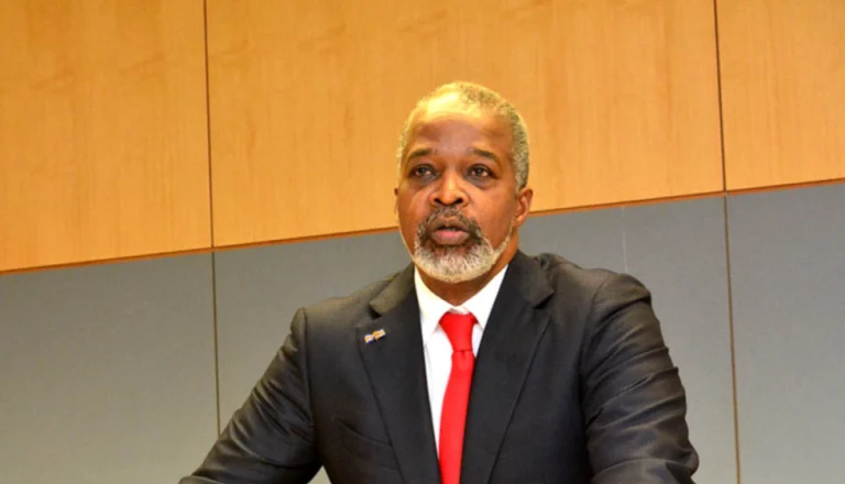 Condenan a ex ejecutivos del Banco Central de Curazao en caso que involucró a empresa venezolana