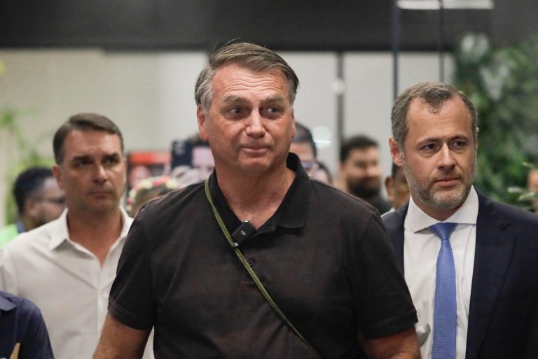 Jair Bolsonaro Aspira a un Regreso Político con la Ayuda de Donald Trump