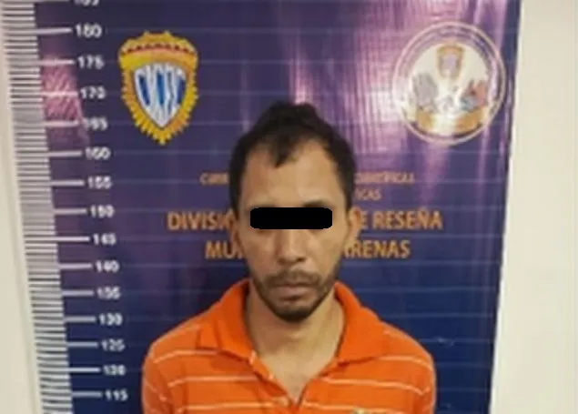 Detienen a hombre por acosar a su sobrina política de 16 años a través de WhatsApp