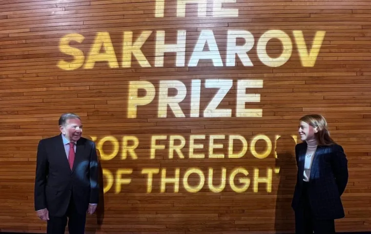 Edmundo González y Ana Corina Sosa reciben el Premio Sájarov en Estrasburgo