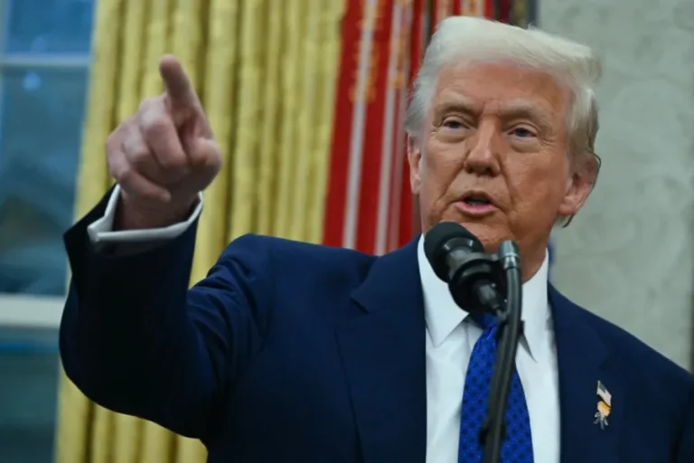 Trump revoca licencias petroleras que favorecían al régimen de Maduro