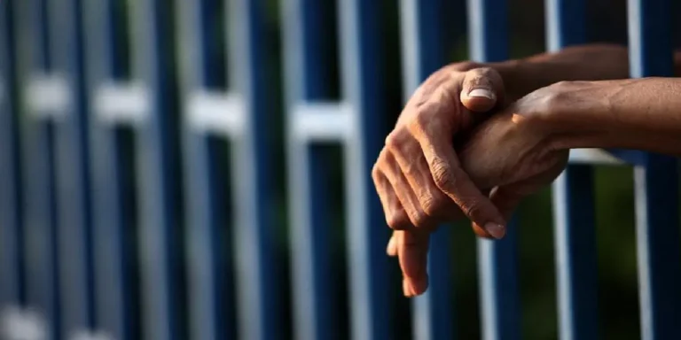 Detenido Padrastro por Abuso Sexual a su Hijastra en Lara; Madre También Arrestada