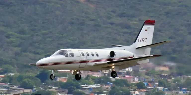 INAC Confirma Hallazgo de Restos Humanos y Fragmentos de Aeronave en el Mar Caribe Tras Desaparición del Cessna Citation C-500, matrícula YV3217