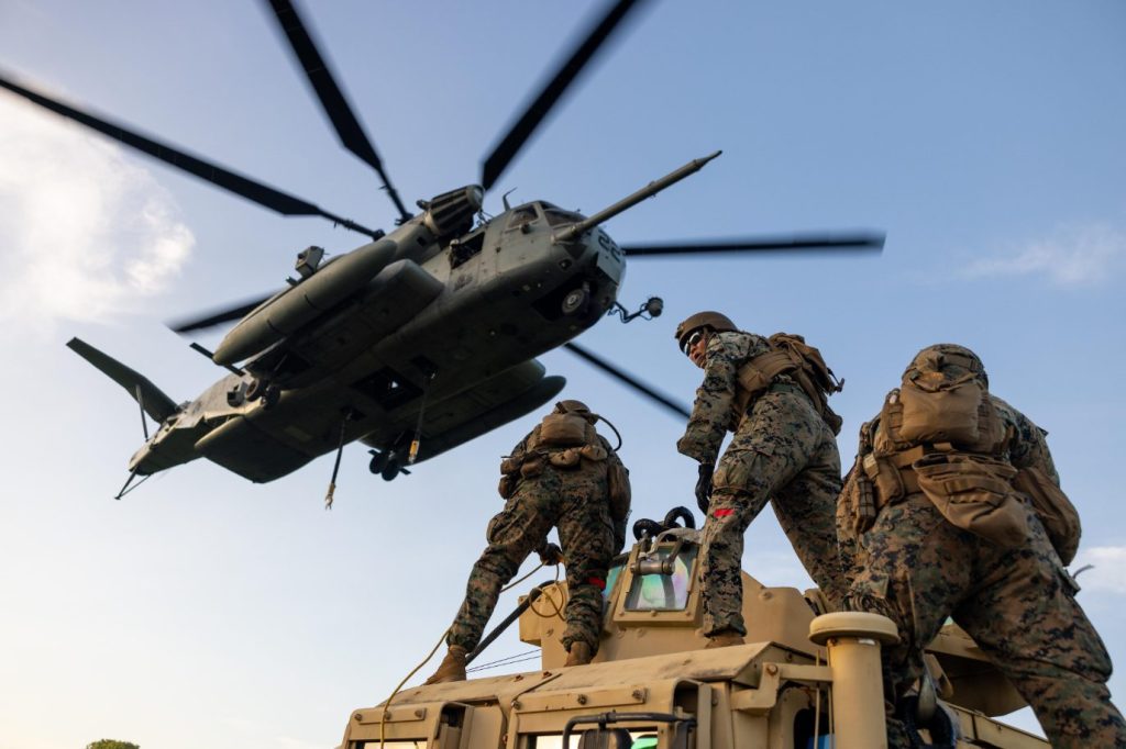 Comando Sur ensayó sobre la cubierta del USS San Antonio una eventual ofensiva terrestre