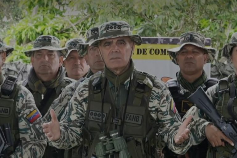 El plan de defensa de Padrino López ante despliegue del mayor portaaviones de EEUU en el Caribe