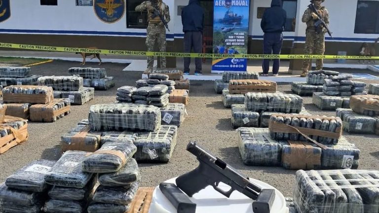 Panamá capturó a dos colombianos al incautar casi dos toneladas de droga