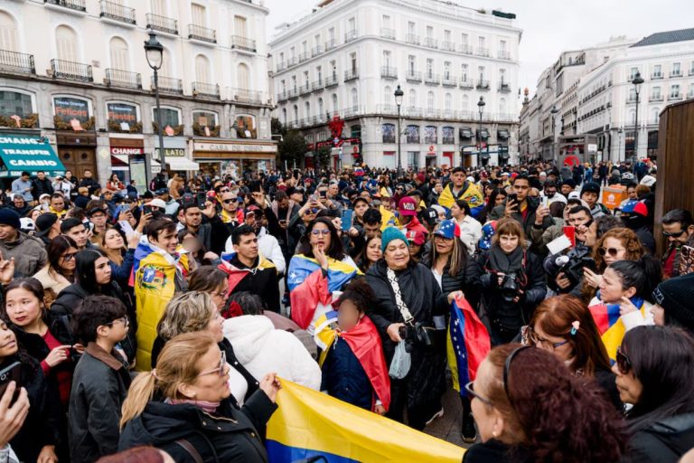 Venezolanos, colombianos y marroquíes: los migrantes que lideran las llegadas a España