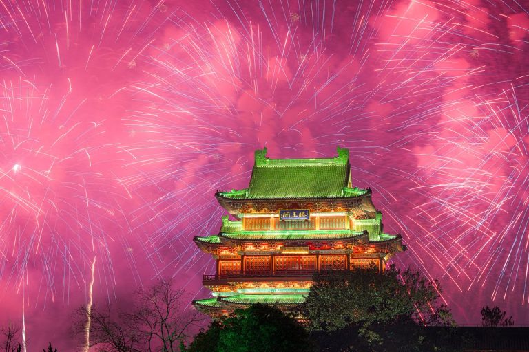 Al menos 12 muertos en China tras una explosión en una tienda de fuegos artificiales (VIDEO)