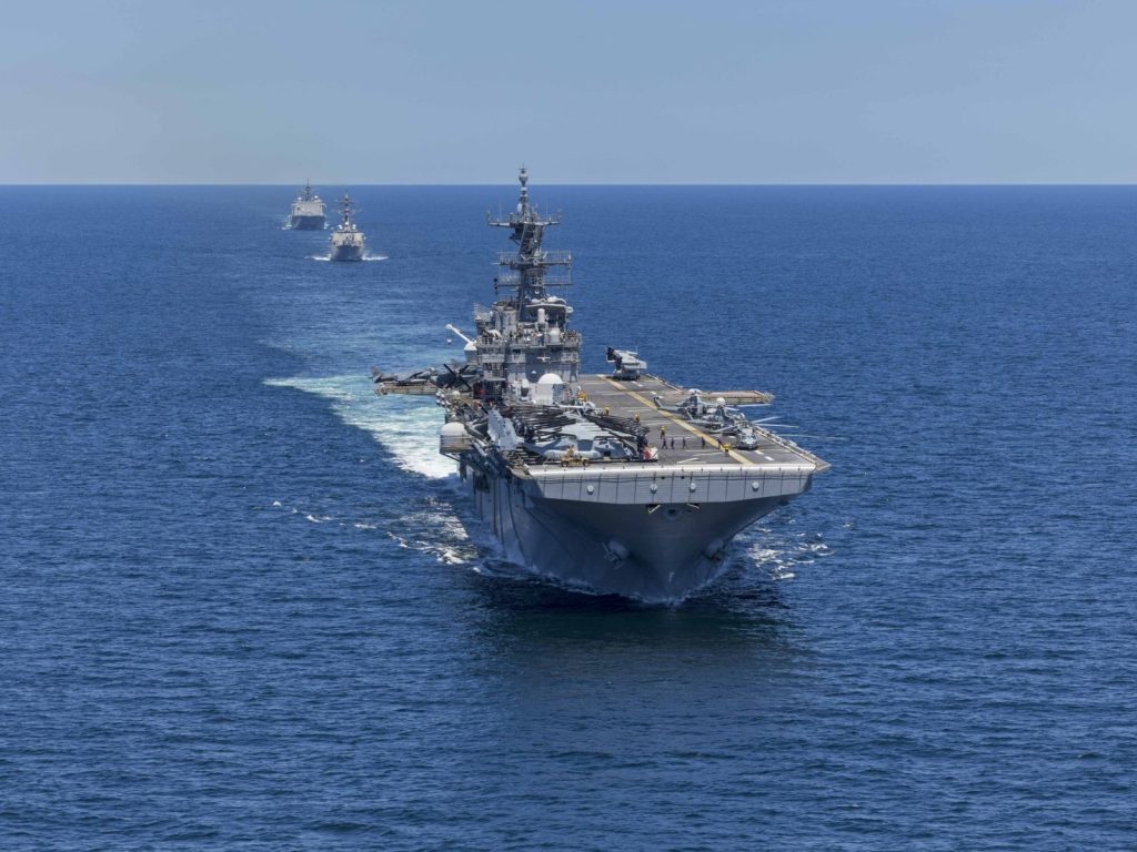 La Marina de EEUU se despide del coloso USS Iwo Jima, el buque de guerra que trasladó a Maduro