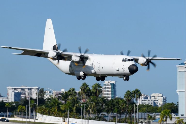 Un Hercules vinculado a la CIA realizó breve parada en el aeropuerto de Maiquetía