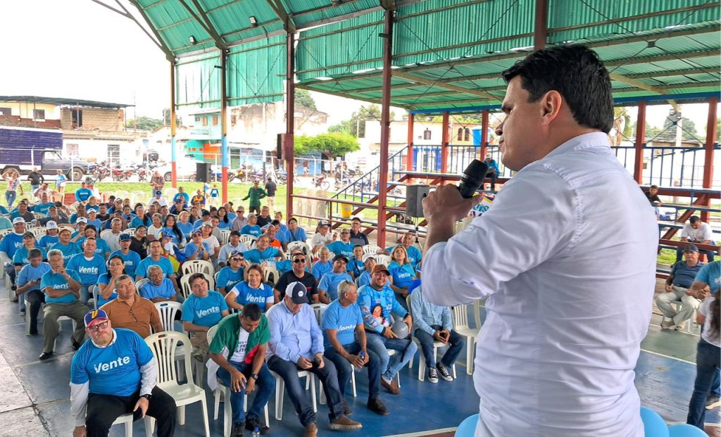 VIDEO: toda Valera recibió con los brazos abiertos a Luis Daniel Humbría tras su excarcelación
