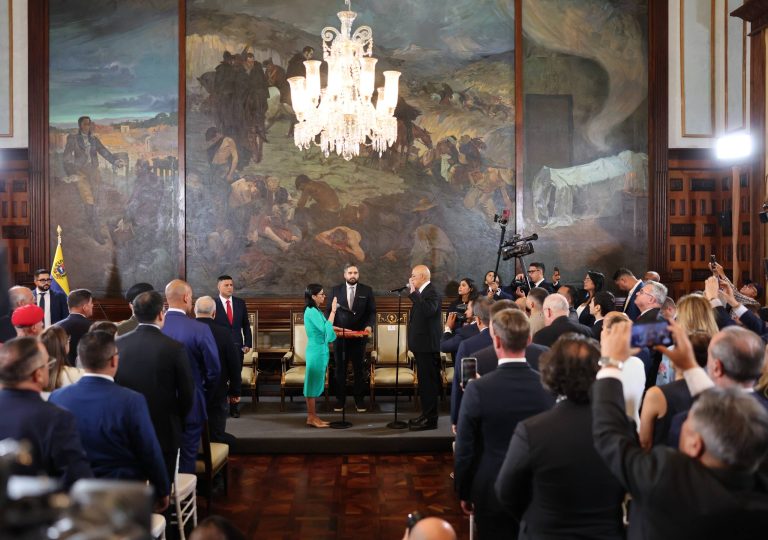 El Mundo: Los Rodríguez profundizan en el desmontaje de Maduro