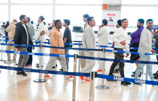 Llegó a Maiquetía un nuevo vuelo con más de 100 venezolanos deportados de EEUU
