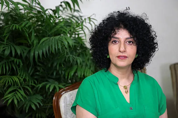 Traslado irregular y agresiones en Irán contra Narges Mohammadi, Premio Nobel de la Paz