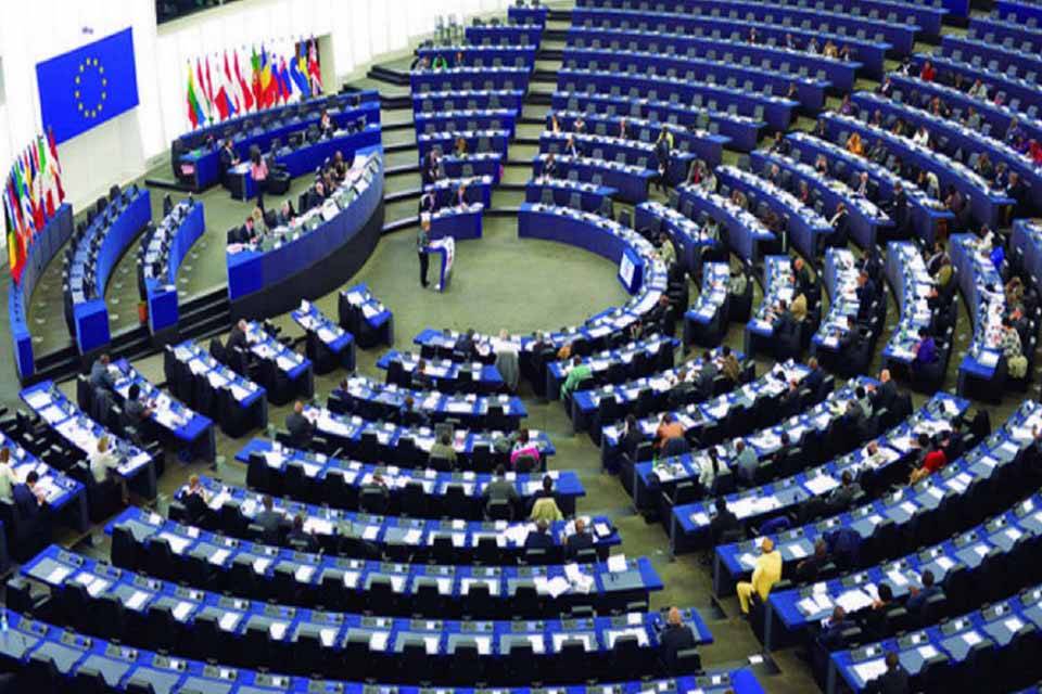 Parlamento Europeo urge a mantener sanciones a Venezuela