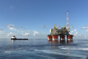 El petróleo de Texas roza los 100 dólares tras rechazo de EEUU al plan de Irán para Ormuz