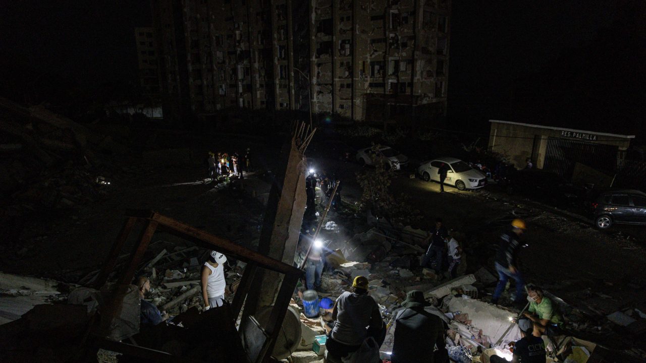 Un operativo de rescate de casi 23 horas aviva la esperanza en Venezuela