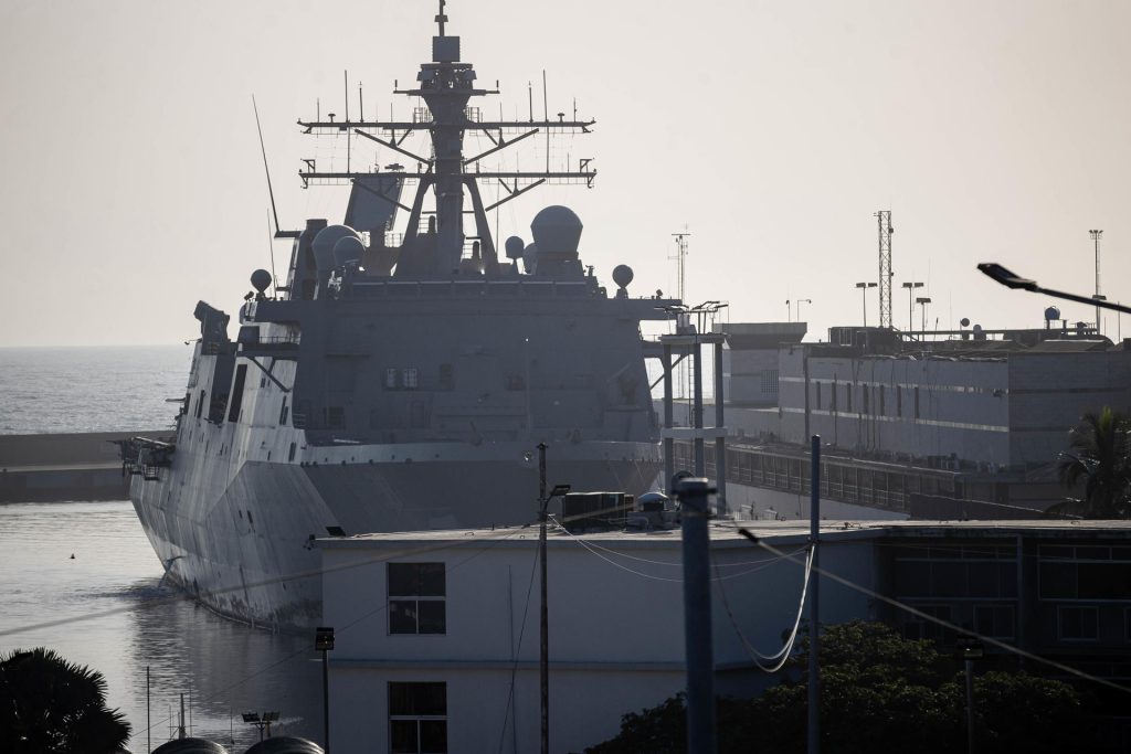Buque multipropósito de la Armada de EEUU llegó a La Guaira con personal y ayuda humanitaria