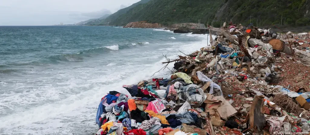 ¡Horror en el Caribe: ¿Vertedero tóxico en el mar venezolano tras el sismo? La verdad oculta de los 1,28 millones de toneladas de escombros