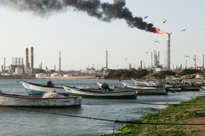 «Feas y oxidadas», las refinerías venezolanas son reliquias que serán difíciles de revivir